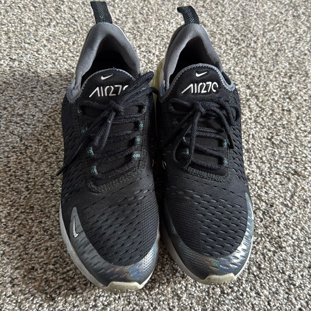 Nike Air Max 270 - 6.5Y or Women’s 8 / EU 39